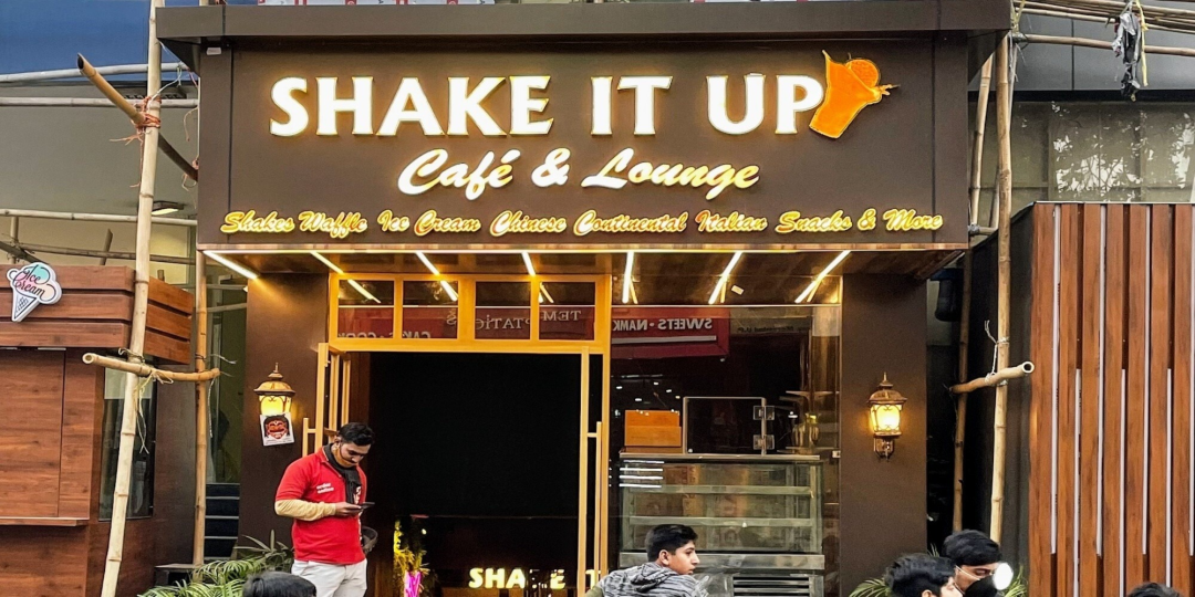 Shake It Up Café & Lounge